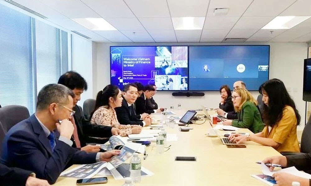 Viet Nam, US promote cooperation in AI, semiconductor
